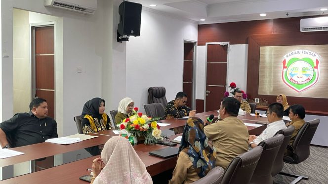 
					DPRD Sulbar dan Pemkab Mateng Bahas Ranperda Peningkatan Gizi Masyarakat