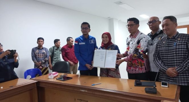 
					Visi Sulbar Maju dan Sejahtera, DPRD Gelar Rapat RPJMD 2025–2029