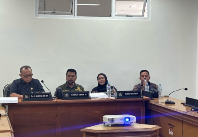 
					Komisi II DPRD Sulbar Bahas LKPJ 2024, Evaluasi Kinerja OPD dan Dorong Perbaikan Program APBD 2025