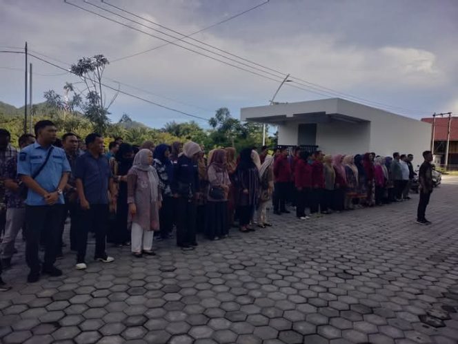 
					Sekretariat DPRD Sulbar Tegakkan Disiplin ASN Lewat Apel Rutin