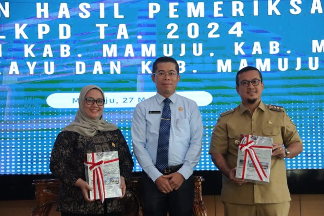 
					BPK Sulbar Serahkan Laporan Hasil Pemeriksaan LKPD 2024, Empat Kabupaten Raih Opini WTP