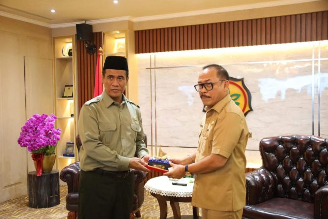 
					Gubernur SDK Mendorong Percepatan Pembangunan Pertanian Melalui Tiga Fokus Strategis di Kementan