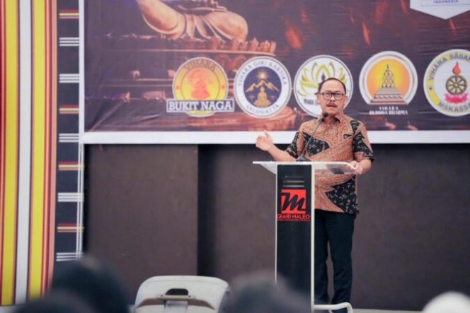 
					Gubernur Sulbar Hadiri Waisak Sulselbar 2025, Serukan Toleransi dan Harmoni Antarumat Beragama