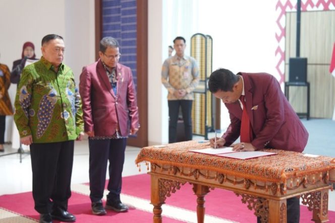 
					PPNI Sulbar Dilantik, Wagub Tekankan Peran Strategis Perawat dari Pusat hingga Desa