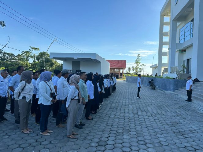 
					Pasca Libur Panjang, ASN dan PTT Setwan Sulbar Didorong Lebih Bersyukur dan Termotivasi dalam Menjalankan Tugas