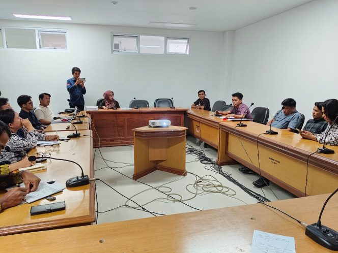 
					Komisi II DPRD Sulbar Telusuri Dugaan Pelanggaran PT MUL di Leling, Libatkan Dinas Perkebunan