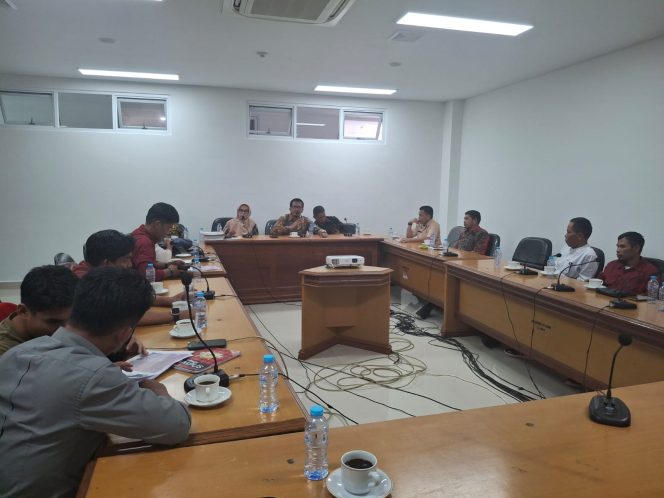 
					Dengar Suara Warga, Komisi II DPRD Sulbar RDP Terkait Penolakan Tambang Pasir di Majene