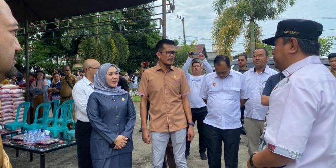 
					Jelang Ramadan, Pj Gubernur dan Wakil Ketua DPRD Sulbar Tinjau Stabilitas Harga Pangan di Mamuju