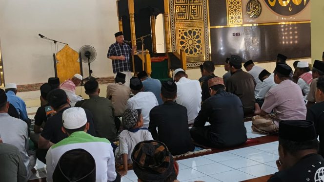 
					Pesan Kebaikan Wagub Sulbar Usai Salat Jumat di Polewali Mandar