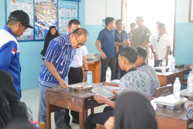 
					Tinjau Program MBG di Kalukku, Gubernur SDK: Makanan Layak Konsumsi dan Sesuai Standar Gizi