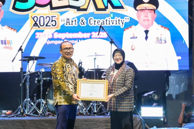 
					Gema Sulbar 2025 Raih Penghargaan KEN, Bukti Pariwisata Sulbar Makin Dikenal Nasional