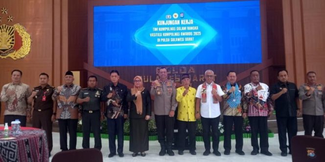 
					Ketua DPRD Sulbar, Dr. Hj. Amalia Fitri Aras, Hadiri Visitasi Kompolnas Awards 2025