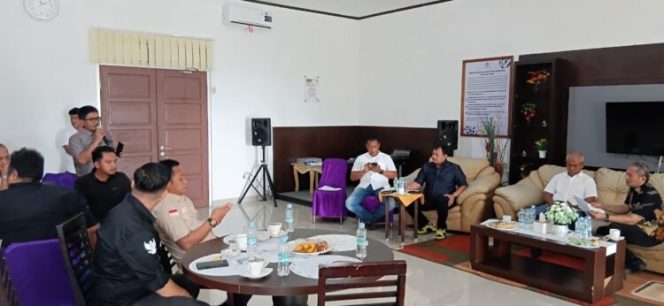 
					Komisi II DPRD  Sulbar dan Disbun Sulbar Soroti HGU serta Penetapan Harga TBS Sawit