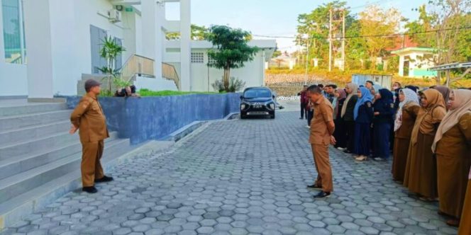 
					Apel Pagi Sekretariat DPRD Sulbar Wujudkan Budaya Kerja Disiplin dan Kolaboratif
