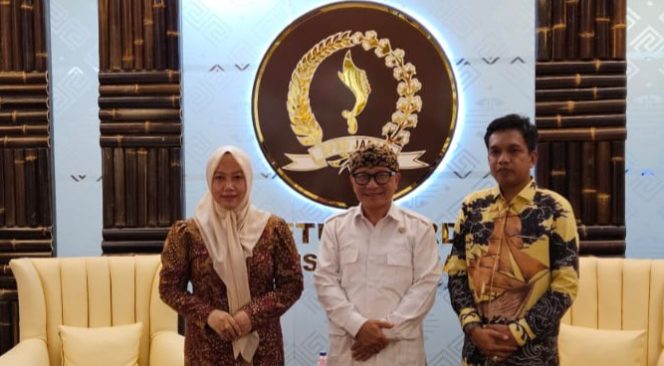 
					Kunjungan Kerja ke Dewan Perwakilan Rakyat Daerah Provinsi Jawa Barat, DPRD Sulbar Perkuat Sinergi Antar lembaga