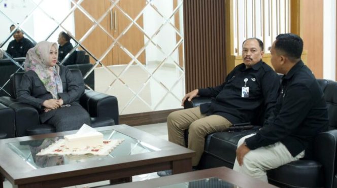 
					DPRD Sulbar Terima Kunjungan TVRI, Bahas Sosialisasi Piala Dunia FIFA 2026